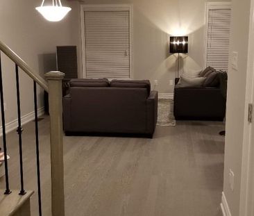 For Lease - 1310 Clarriage Court Unit#, Milton, Ontario - Photo 2