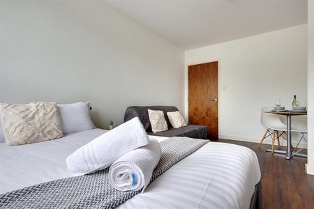 Flat 10 Hill House, Bournemouth BH1 - Photo 5