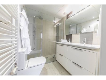 Piso de alquiler en Calle Bisbe Lorenzana, Eixample Nord - Photo 4