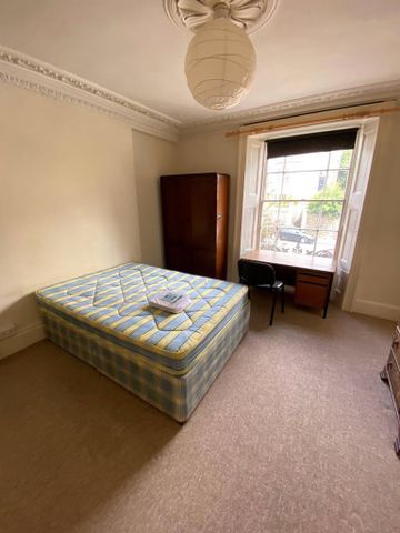 3 bedroom apartment to rent - Photo 2