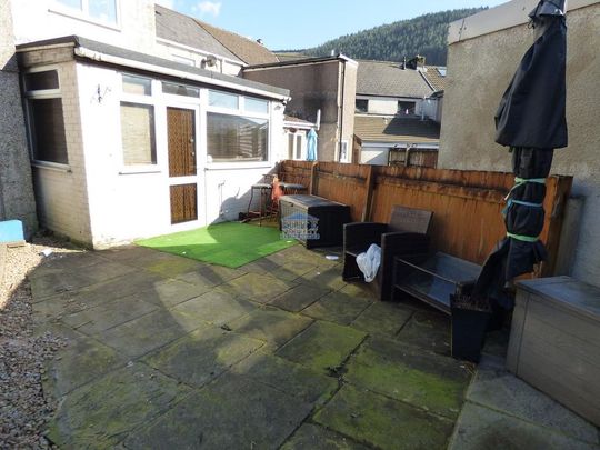 3 bedroom terraced house to rent - Photo 1