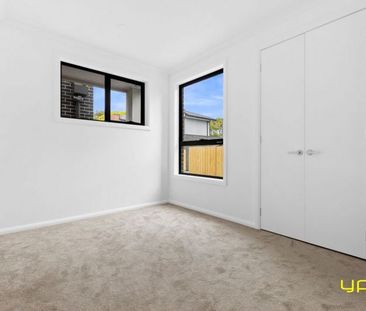 Brand New Charming Family Home in Notting Hill - Photo 4