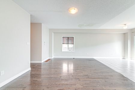 For Lease - 1281 Bardeau Street, Innisfil, Ontario - Photo 2