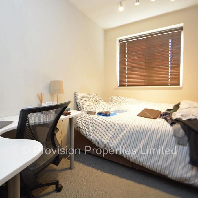 4 bedroom townhouse to rent - Photo 1
