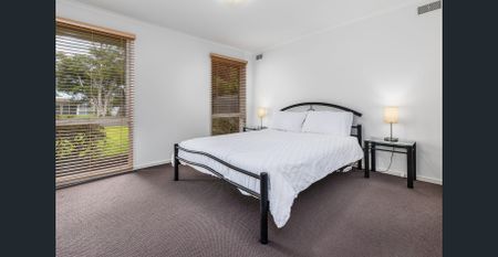 Beautiful Fully Furnished home! - Photo 5