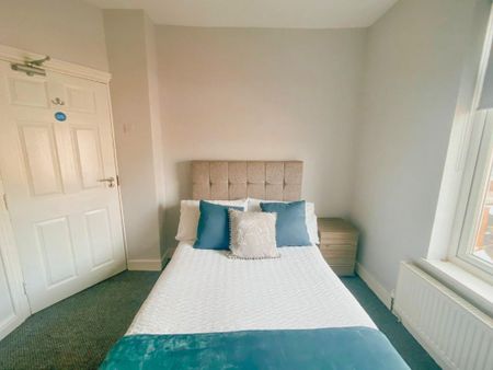 1 bedroom in a house share to rent - Photo 5