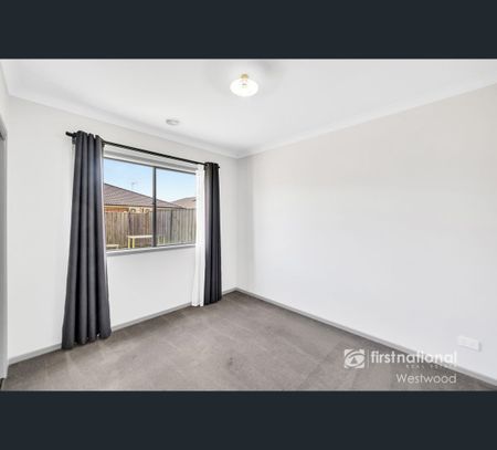 44 Stanmore Crescent, Wyndham Vale, Vic 3024 - Photo 4