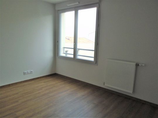 Location Appartement 2 pièces 40m² ST ANDRE DE CUBZAC 33240 - Photo 1