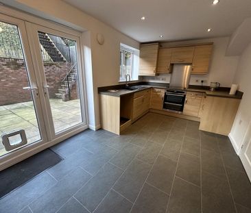 3 bedroom semi-detached house to rent - Photo 5