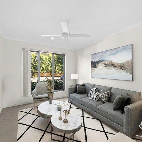 Well positioned Townhouse - Photo 1