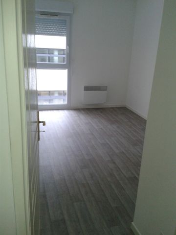 Location Appartement 3 pièces 76m² ORLEANS 45000 - Photo 2