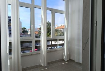 Apartamento T2 Remodelado e Mobilado no Moinho das Antas