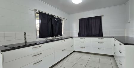 3 bedroom Unit + Office located in Atherton - Photo 5