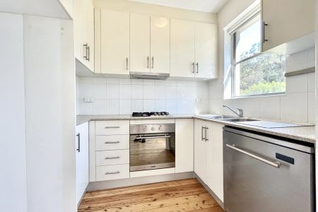 Updated & Spacious Apartment in Ultra-Convenient Location - Photo 5