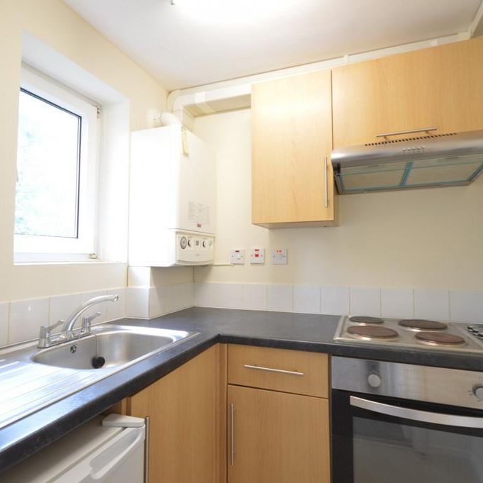 Studio to rent - Photo 1