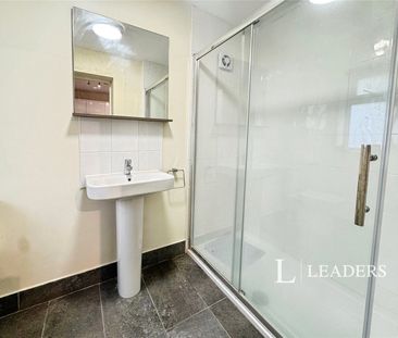 2 bedroom apartment to rent Commercial Road, Eastbourne, East Susse... - Photo 2