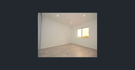 As New Apartment, Ideal Location - Photo 2