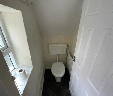 2 bedroom semi-detached house to rent - Photo 4