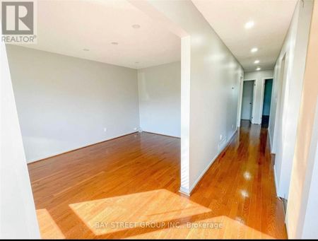 For Lease - 882 Southdown Drive, Oshawa, Ontario - Photo 2