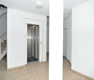 * FREI -freundliche großzügige 1 Zimmerwohnung mit Einbauküche & gr... - Foto 1