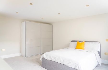 2 Bed Flat, East Circus Street, NG1 - Photo 3