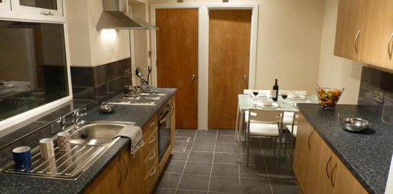 Room in a Shared House, Milton Road, SO15 - Photo 2