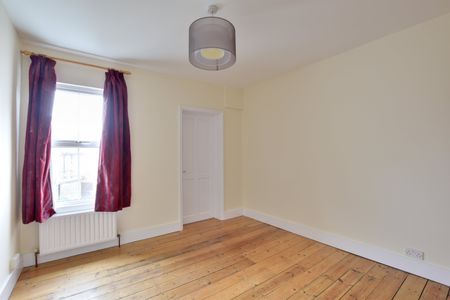 2 Bedroom House -Semi-Detached to rent - Photo 4