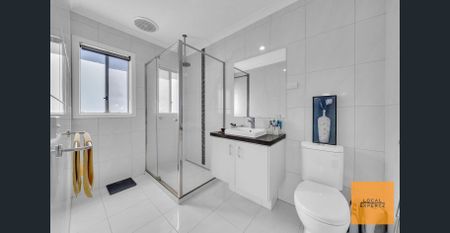 Modern Family Comfort in a Prime Location of Tarneit! - Photo 5