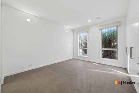 Modern And Private Living In A Prime Franklin Location - Photo 4