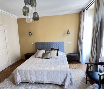 Location Appartement 4 pièces Meublé 101m² PARIS 7ème - Photo 5