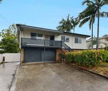 Spacious & Well-Located Family Home in the Heart of Kingston - Photo 4