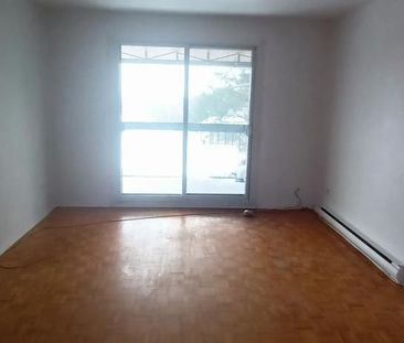 TERREBONNE 4 1/2 LIBRE PRÈS TERMINUS D'AUTOBUS TERREBONNE - Photo 2