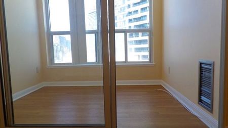 For Lease - 24 Wellesley Street Unit# 2206, Toronto, Ontario - Photo 2