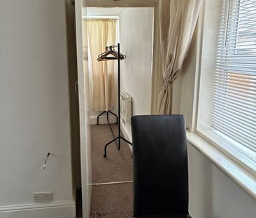 Room in a Shared House, Poplar Ave, B17 - Photo 3