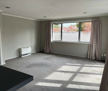 Cosy 3 bedroom available early December - Photo 5