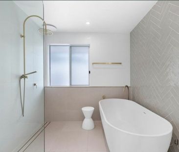 Resort-Style Luxury Meets Effortless Coastal Living - 'Casa Palma' - Photo 5