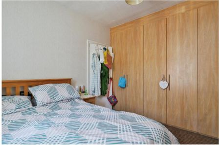 2 Bed Terraced House, Claremont Place, LS12 - Photo 4