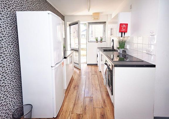 4 bedroom townhouse to rent - Photo 1
