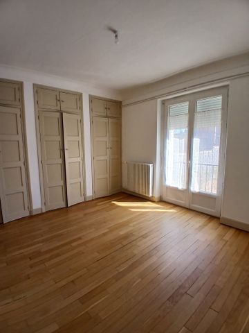 Location Appartement 3 pièces 81m² LE CREUSOT 71200 - Photo 4