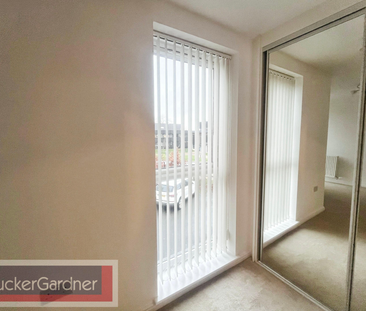 4 bedroom townhouse to rent - Photo 2