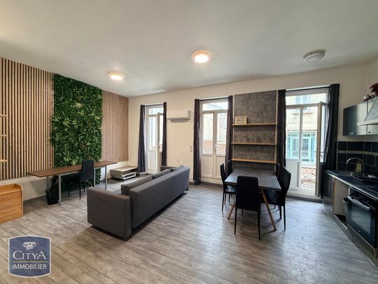 Location Appartement 1 pièce 45m² MARSEILLE 8ème - Photo 1
