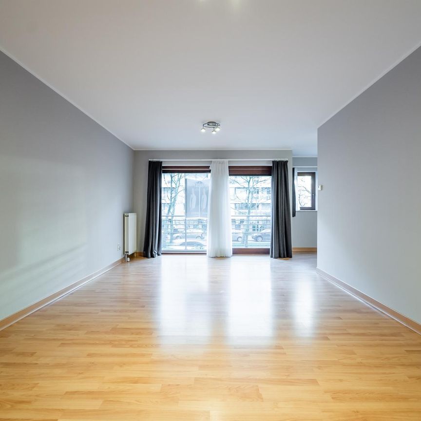 Appartement met drie slaapkamers in Evere - Photo 1