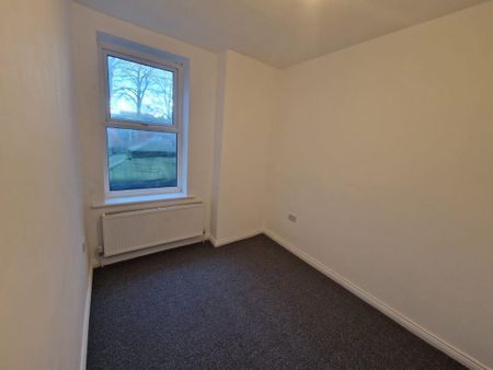 2 bedroom ground floor flat to rent - Photo 4