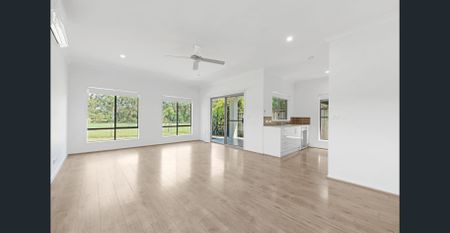 MODERN 3 BEDROOM HOME GREAT LOCATION - Photo 5