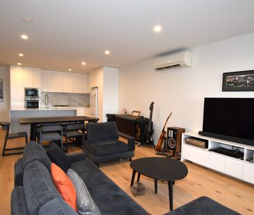 Modern Apartment in the Heart of Bentleigh - Photo 3