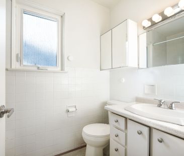 For Lease - 56 Ash Crescent, Toronto, Ontario - Photo 6