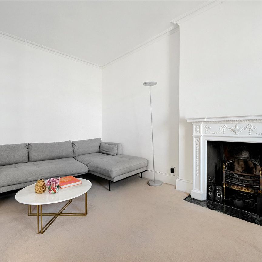 Spacious Third Floor Apartment in Belgravia - Photo 1