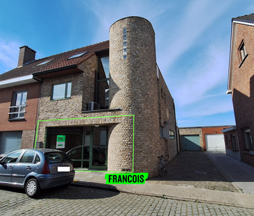 Rustig gelegen gelijkvloers appartement in hartje Poperinge met gun... - Photo 1
