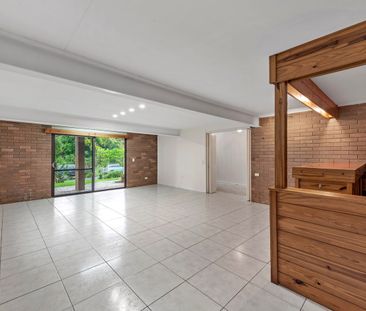 Spacious Family Home with Pool & Multiple Living Areas - Photo 4
