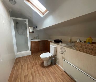 Penny Lane, Liverpool, L18 - Photo 1